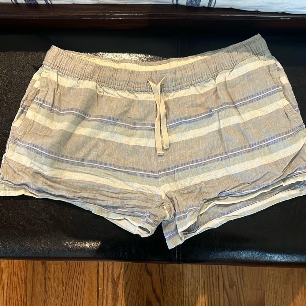 Patagonia women’s shorts medium summer